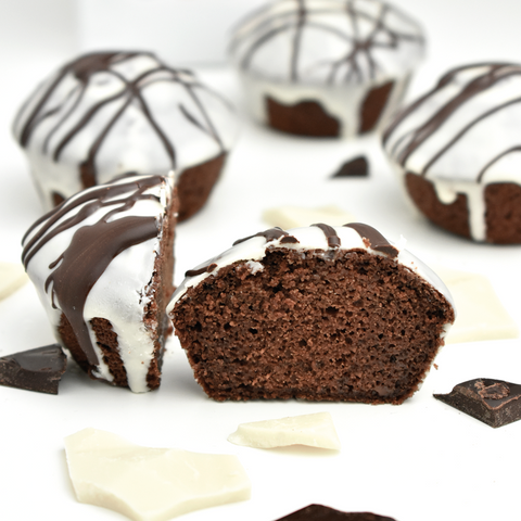 cupcake Chocolate com cobertura de Chocolate Branco - Fidu